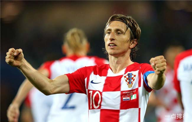 这绝对是史上最牛的战斧式扣篮！没有之一！